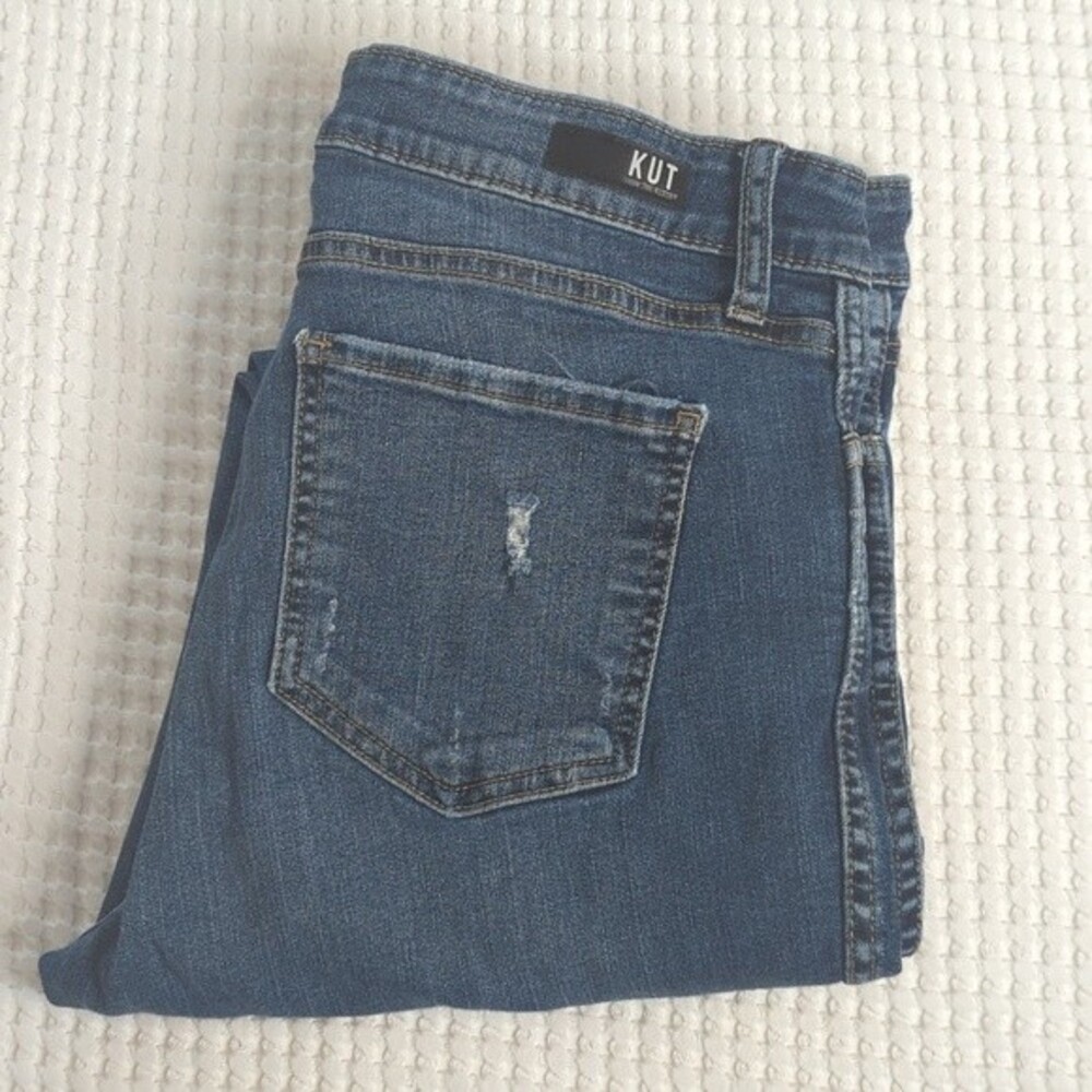 Kut from the Kloth distressed frayed button fly skinny jeans size 12